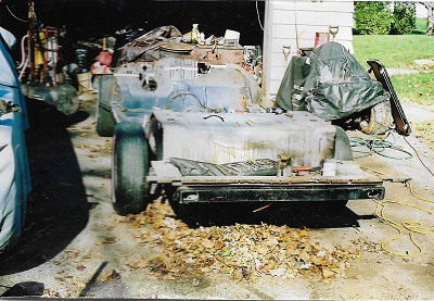 1965 Ford Custom 2-door sedan, shown here in a pre-introduction press photo. Note the '289' engine insignia just behind the front wheel opening.